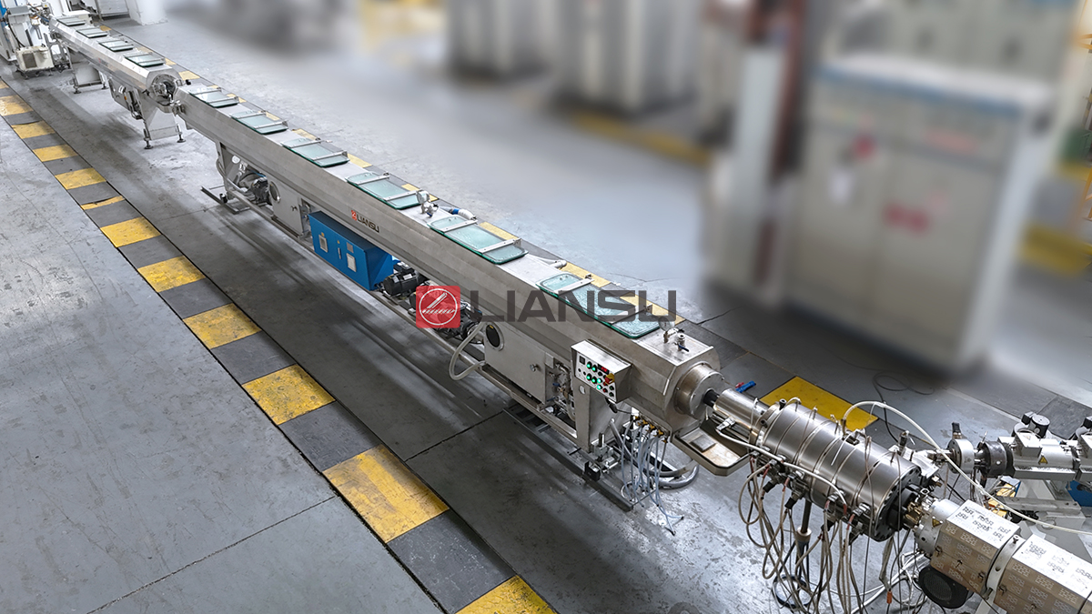 vacuum calibration tank for abs pipe extrusion line.jpg
