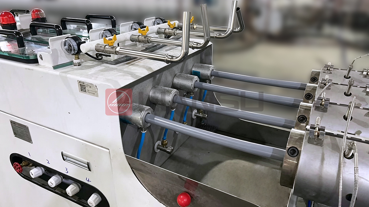 1789099021200850.jpg Four-Strand Pipe head for PVC Conduit Pipe Manufacturing Machine.jpg