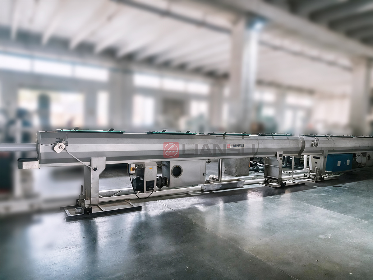 vacuum tank for high speed pvc pipe extrusion line.jpg